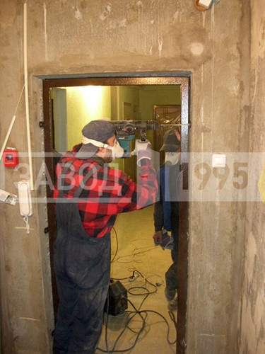 Крепление короба на дверные уши