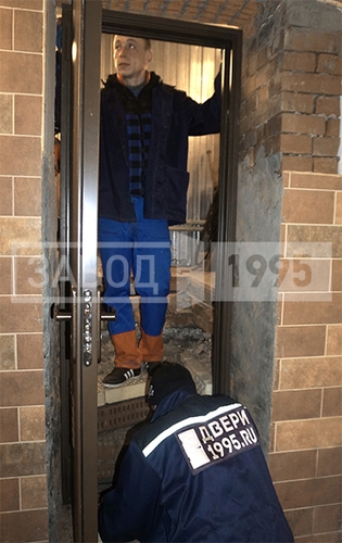 Навешивание дверного полотна