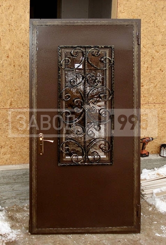 Дверь с порошковым окрашиванием и стеклопакетом