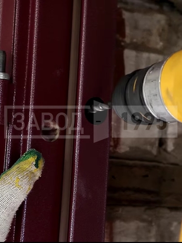 Закрепление короба в проеме