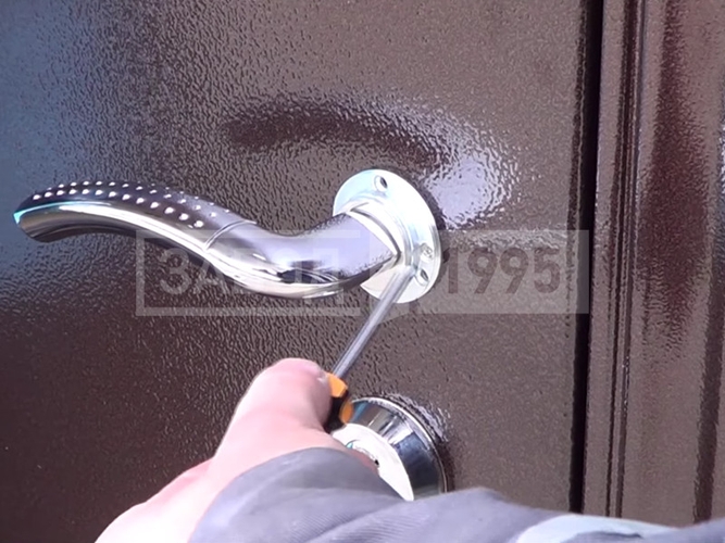 Установка дверных ручек Установка дверных ручек