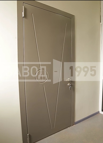 Дверь с рисунком на металле