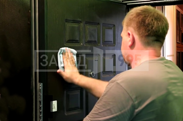 Влажная протирка двери Влажная протирка двери