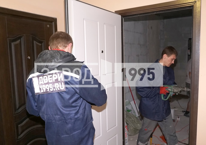 Проверка хода дверного полотна Проверка хода дверного полотна