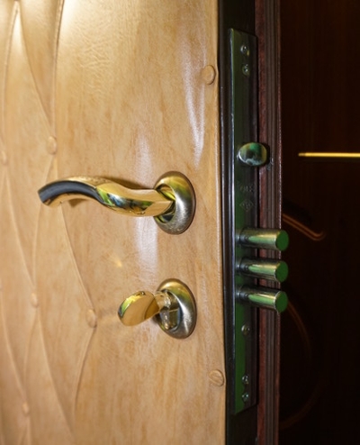 Установка металлической двери в Мытищах