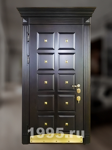 Дверь с карнизом и отбойником