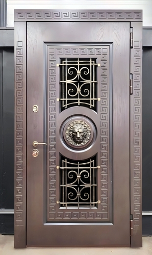 Дверь с ковкой и декором «лев»