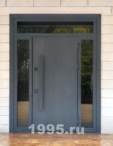 Дверь с остеклением