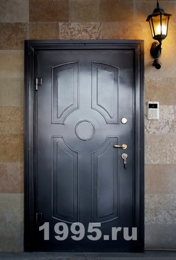 Установленная дверь