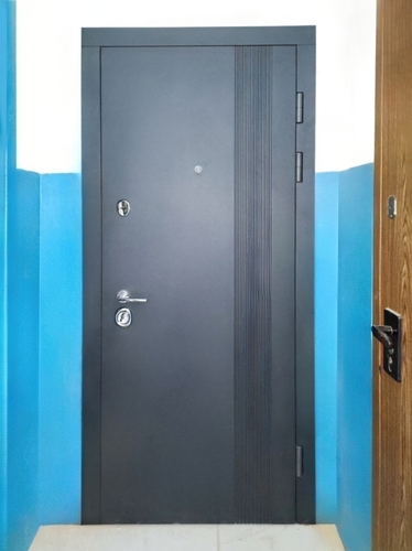 Квартирная дверь, фото спереди