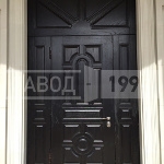 Дверь из массива