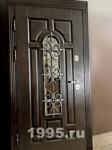 Классическая модель МДФ шпон, остекление и сварная решетка