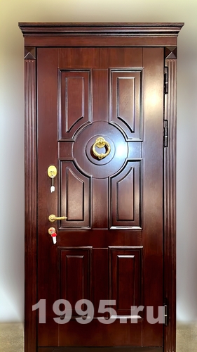 Однопольная дверь с карнизом с отделкой из массива натурального дерева