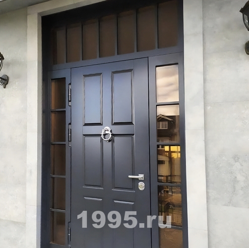 Нестандартная дверь со стеклом