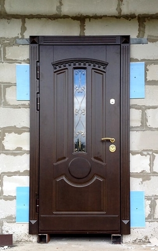 Однопольная дверь со стеклом