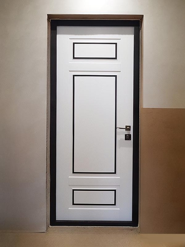 Одностворчатая глухая дверь