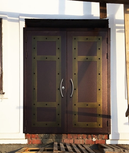 Парадная дверь с порошковым напылением