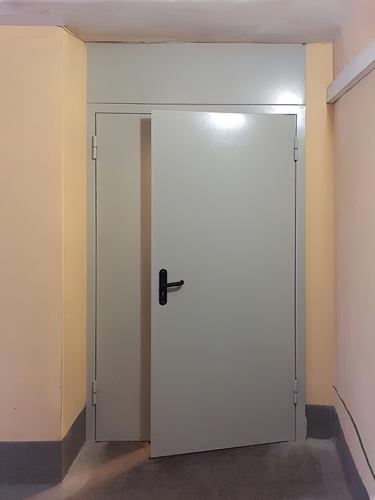 Полуторная дверь EI 60 с фрамугой