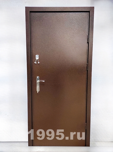 Порошковая дверь в дачном доме