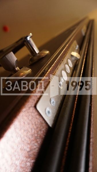 Установка квартирной двери с порошковым напылением и МДФ в Ногинске