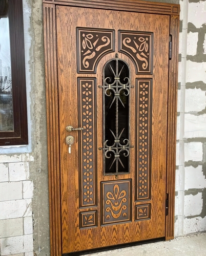 МДФ с ажурным рисунком, стеклопакетом и решеткой