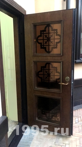 О решеткой в этническом восточном стиле