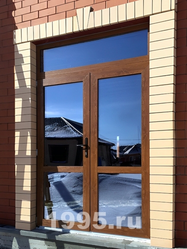 Уличная дверь со стеклопакетами