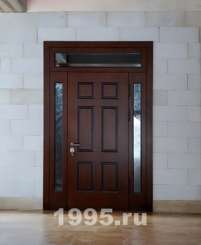 Входная остекленная дверь