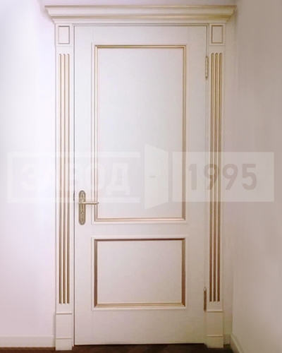 Белая дверь массив